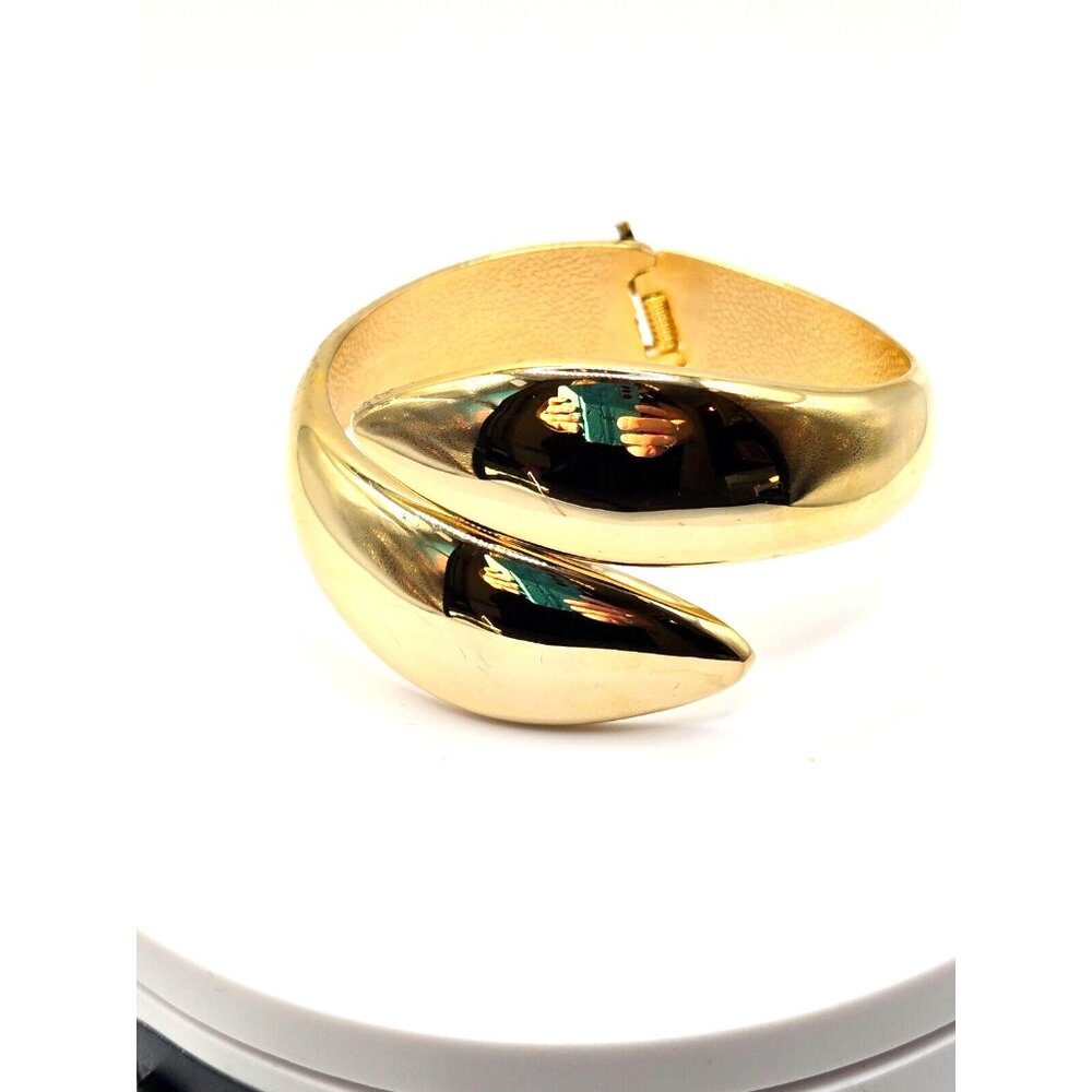 Pretty Hinged Gold Wrap Bangle Bracelet Vintage 8 inches